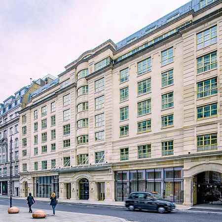 Middle Eight - Covent Garden - Preferred Hotels And Resorts Londra Esterno foto The photo shows a large, multi-story building with a classical architectural style. The facade features a mix of light-colored stone and large windows, giving it a sophisticated appearance. The building has several levels with prominent horizontal li