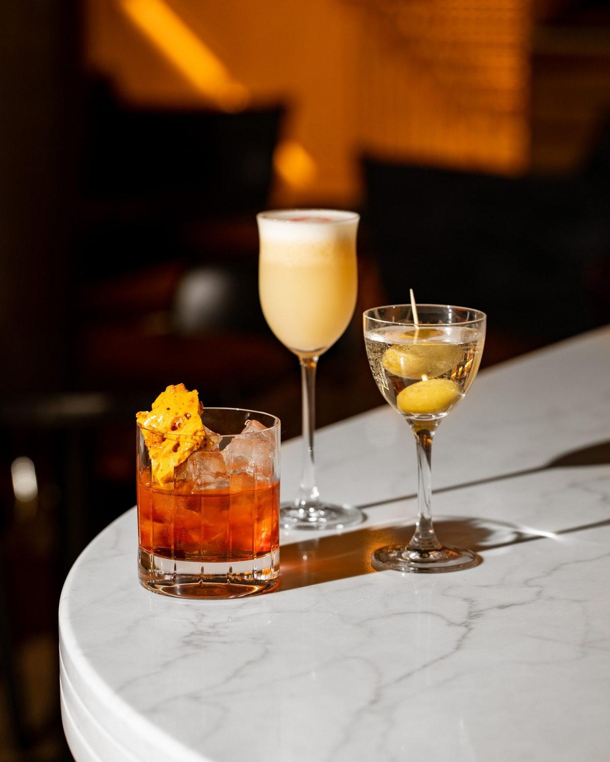 Middle Eight - Covent Garden - Preferred Hotels And Resorts Londra Esterno foto Cocktails at the bar
