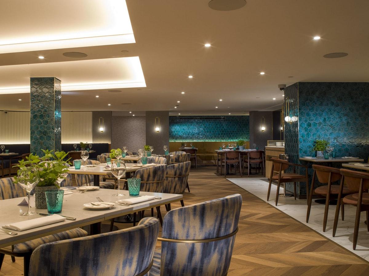 Middle Eight - Covent Garden - Preferred Hotels And Resorts Londra Esterno foto The interior of Bluebird
