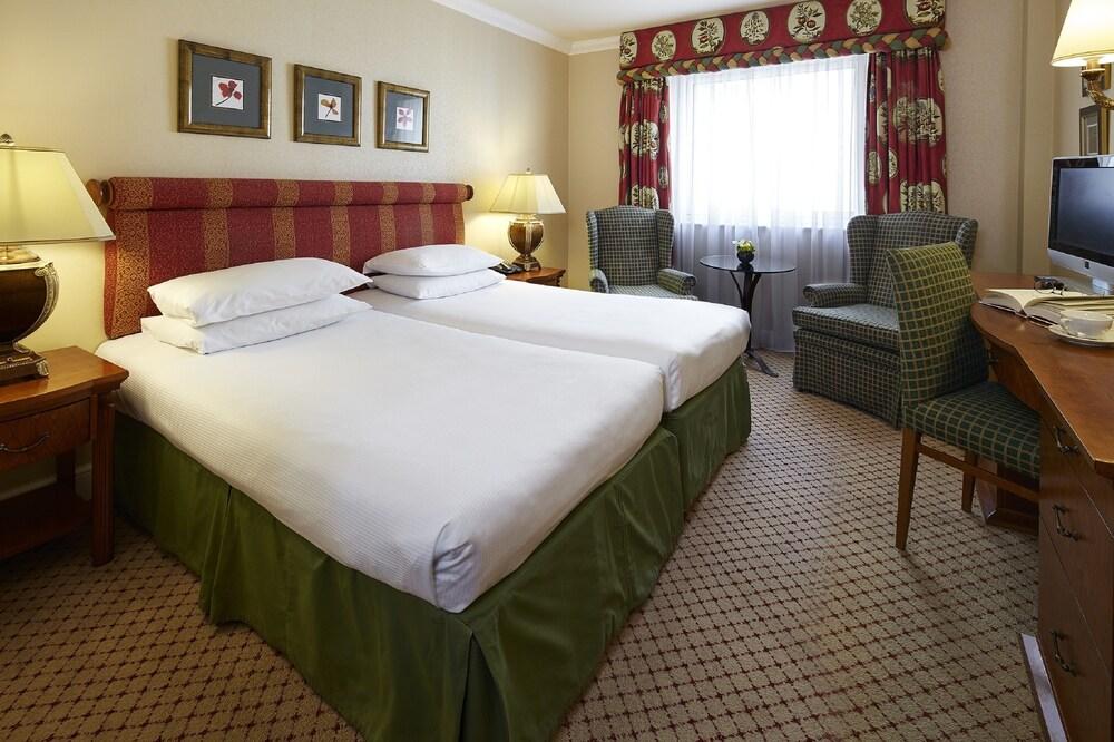 Middle Eight - Covent Garden - Preferred Hotels And Resorts Londra Esterno foto A typical hotel room