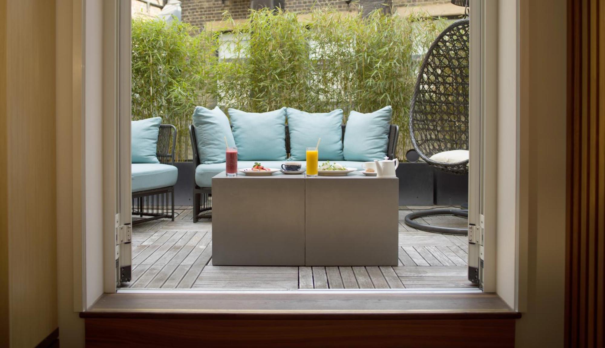 Middle Eight - Covent Garden - Preferred Hotels And Resorts Londra Esterno foto A French window